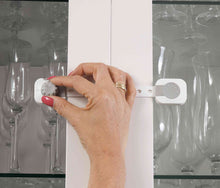 Load image into Gallery viewer, Dreambaby Twist ‘N’ Lock Multi-Purpose Latch (2 Pieces)